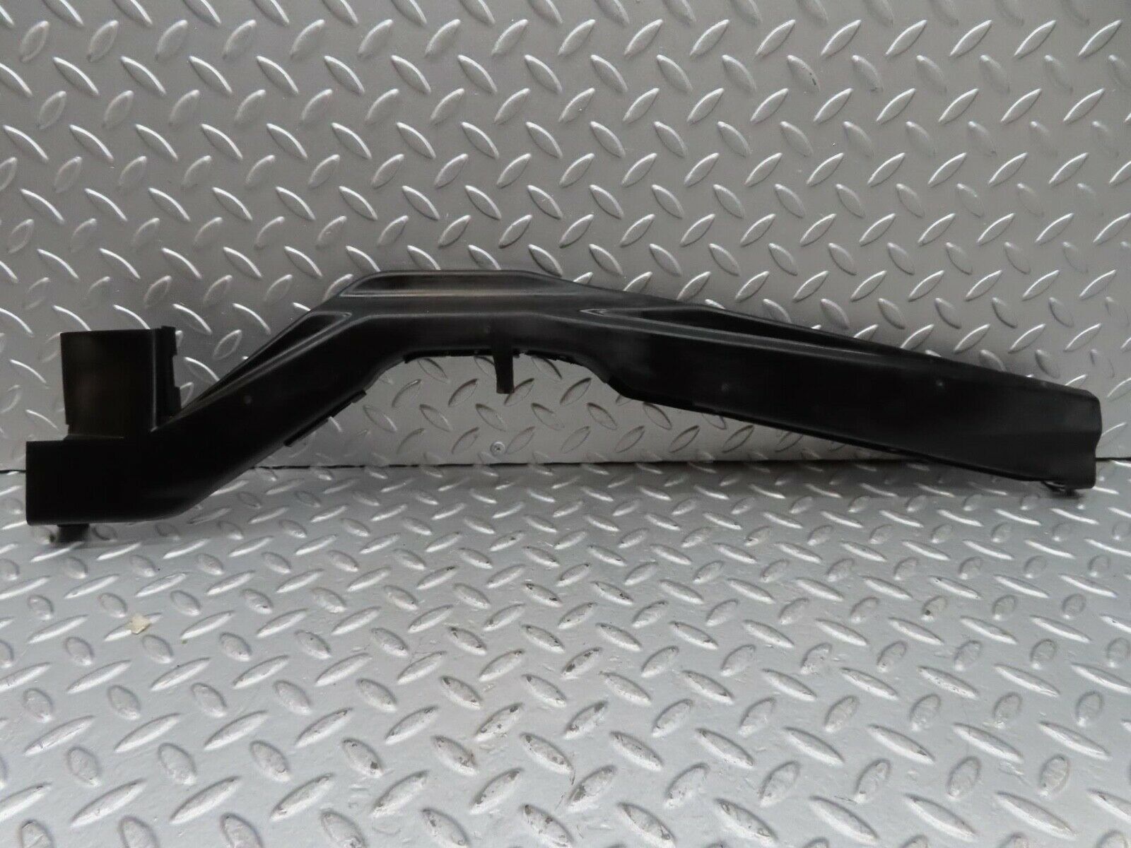 14676 Mercedes-Benz W201 190E Cable Channel Cover Right Side 2018210636