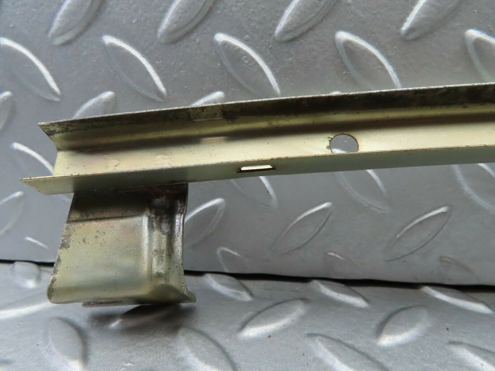 6222 Mercedes-Benz W126 380SE Rear Left Window Channel