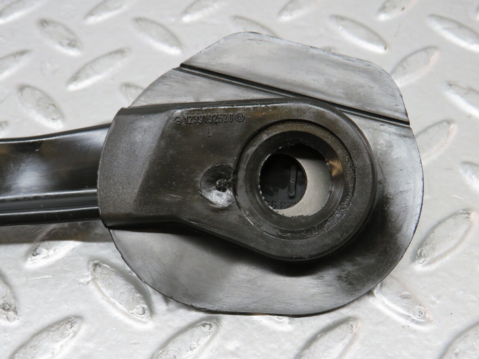 28640 Mercedes-Benz W123 280E Seat Belt Runner 1239192520 1239192620