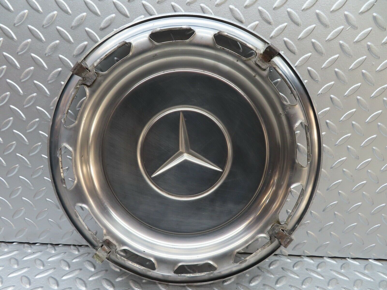 20477 Mercedes-Benz W114 280CE Coupe Vintage Wheel Trim Hub Cup 14"