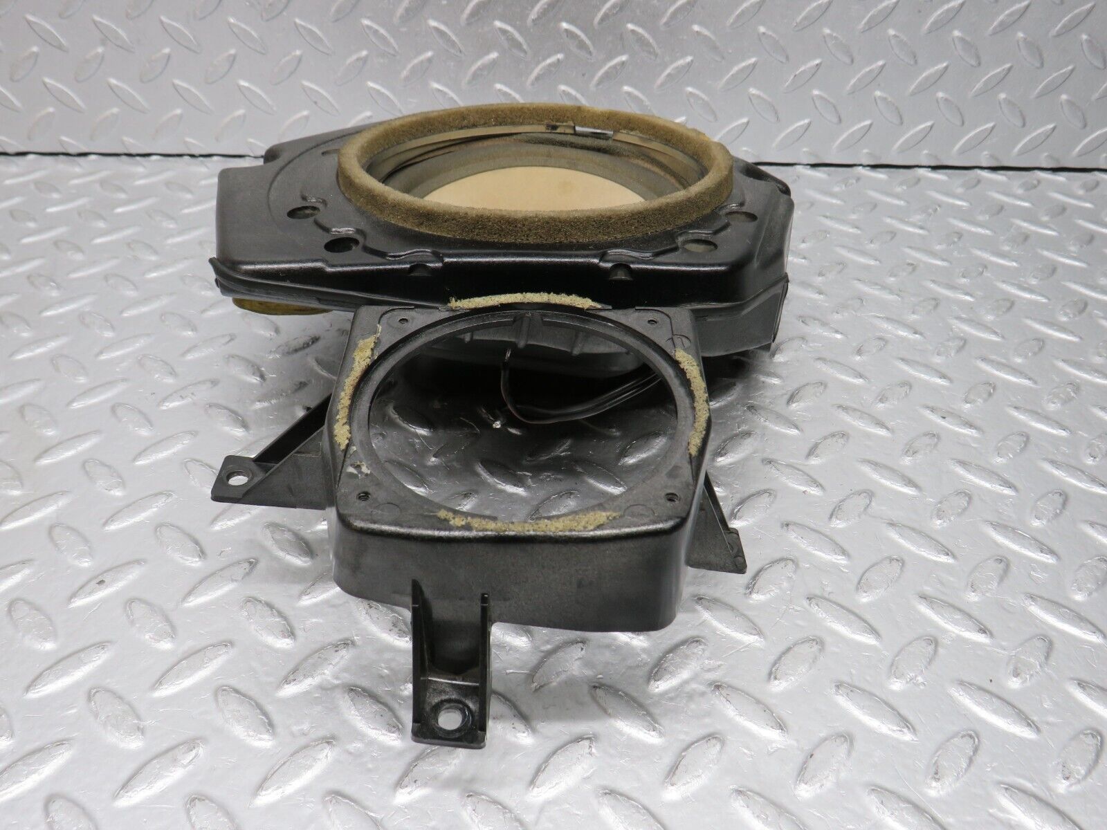 38445 Mercedes-Benz R129 280SL Coupe Left Door Speaker 1298200902