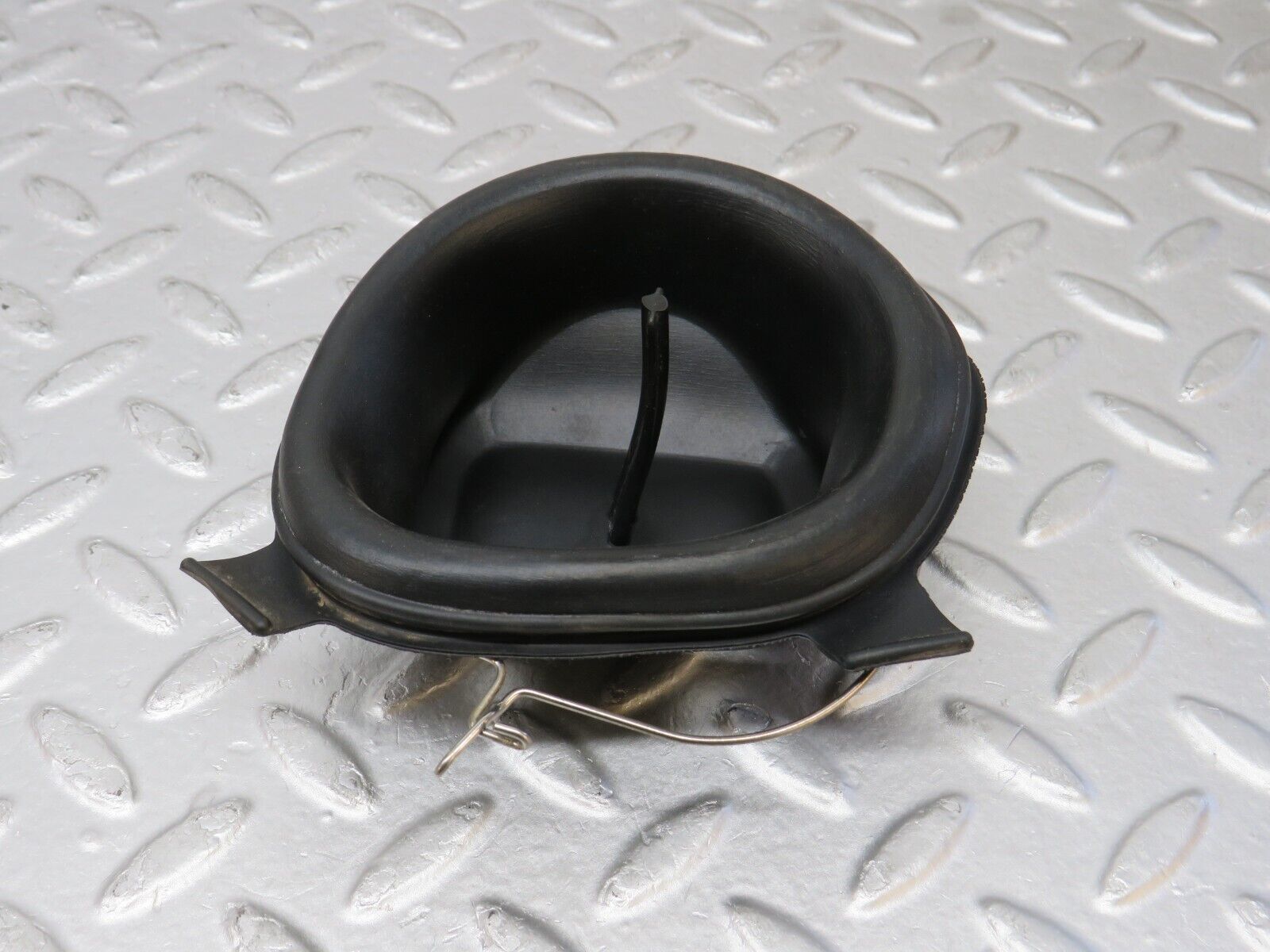 38455 Mercedes-Benz R129 280SL Coupe Fuel Tank Rubber Seal Set 1294710381 1294710481