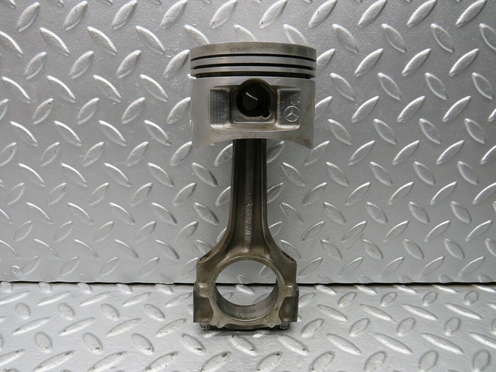 21745 Mercedes-Benz W126 300SE Piston With Connecting Rod 88.475 mm