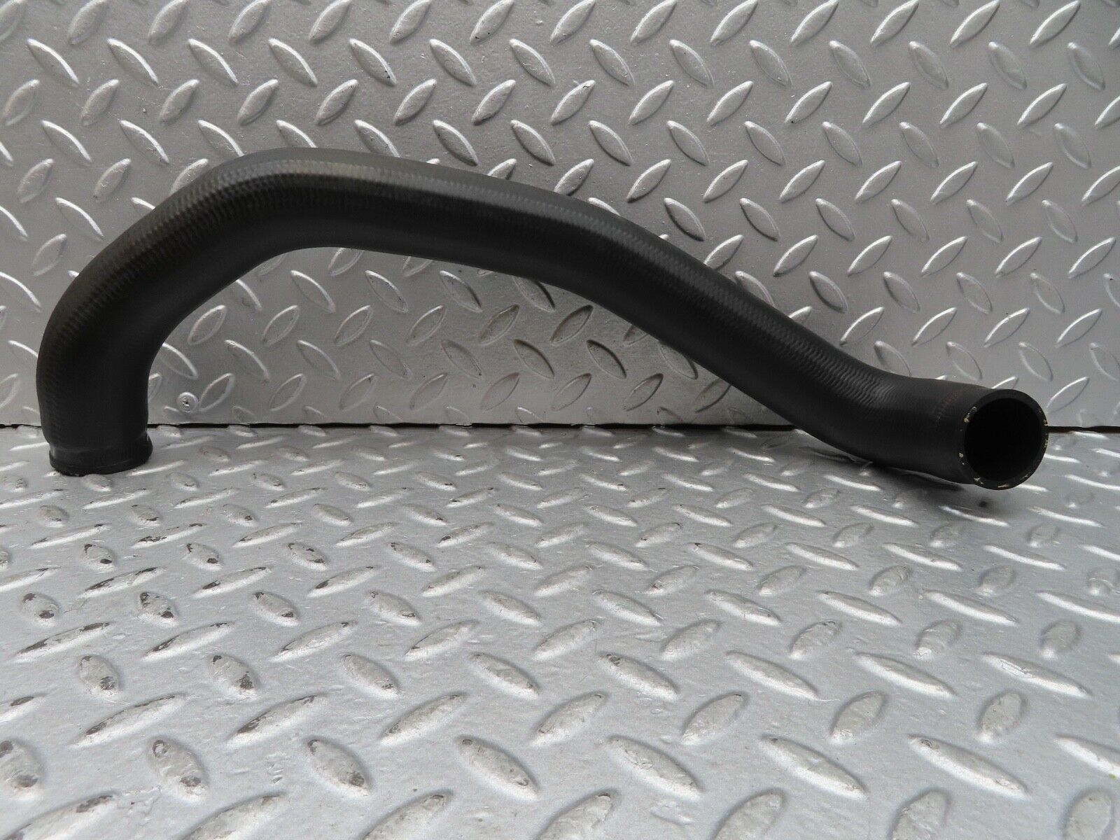 17287 Mercedes-Benz R129 300SL Coupe Radiator Lower Coolant Hose 1295010082