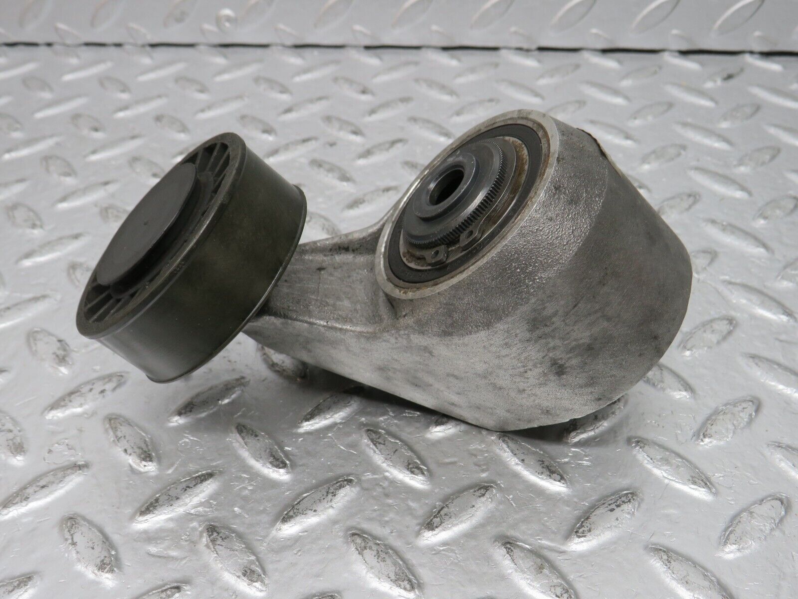 32712 Mercedes-Benz S124 300TE Wagon Belt Tensioner 1032021040 1025841538