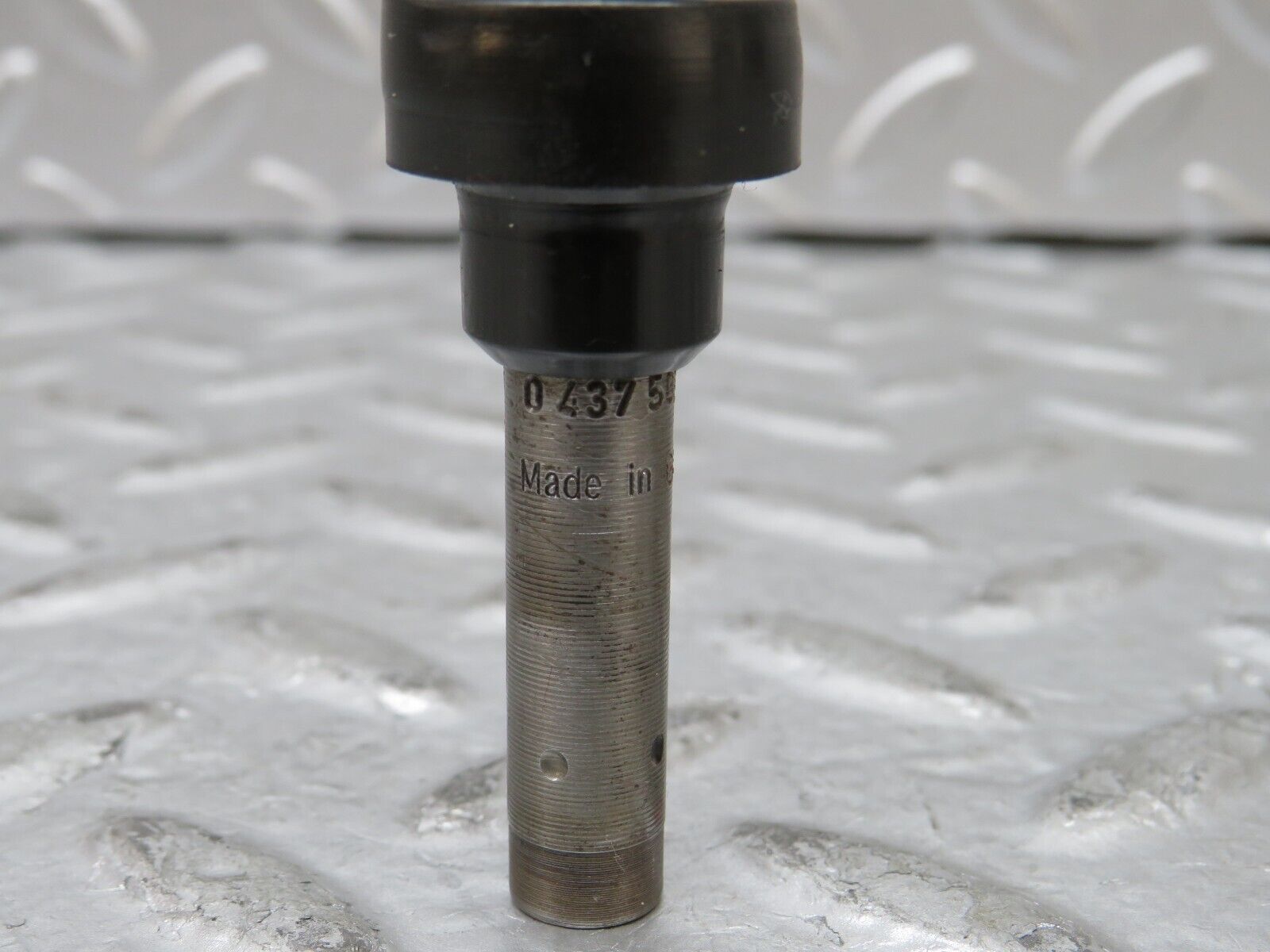 27426 Mercedes-Benz W123 280E Fuel Injector Bosch 0437502010