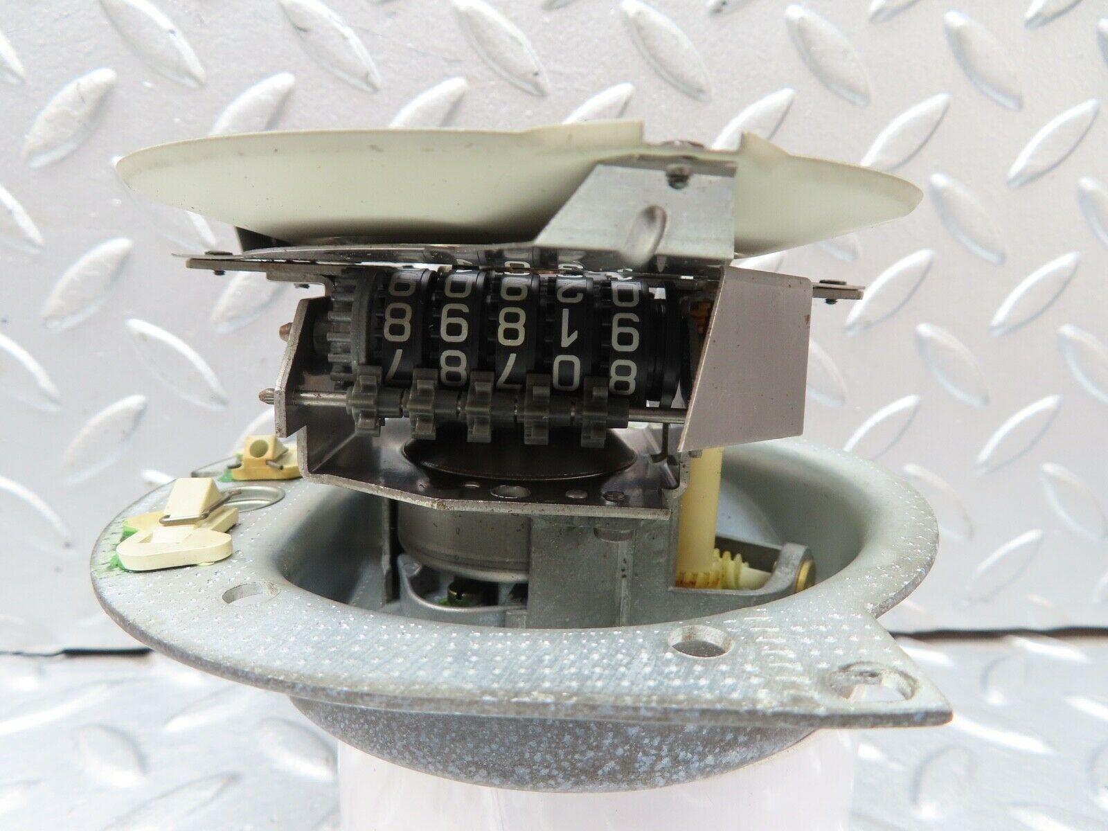 18336 Mercedes-Benz W115 Speedometer KM/H VDO W=0.92 1155423801