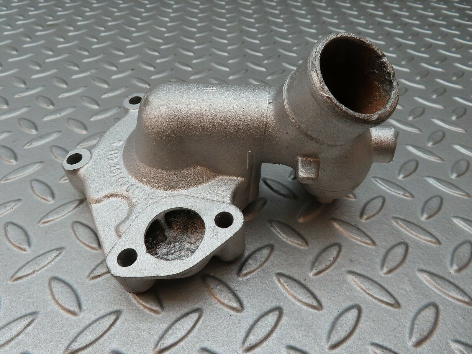 4699 Mercedes-Benz W114 280CE Coupe Water Pump House 1102010301