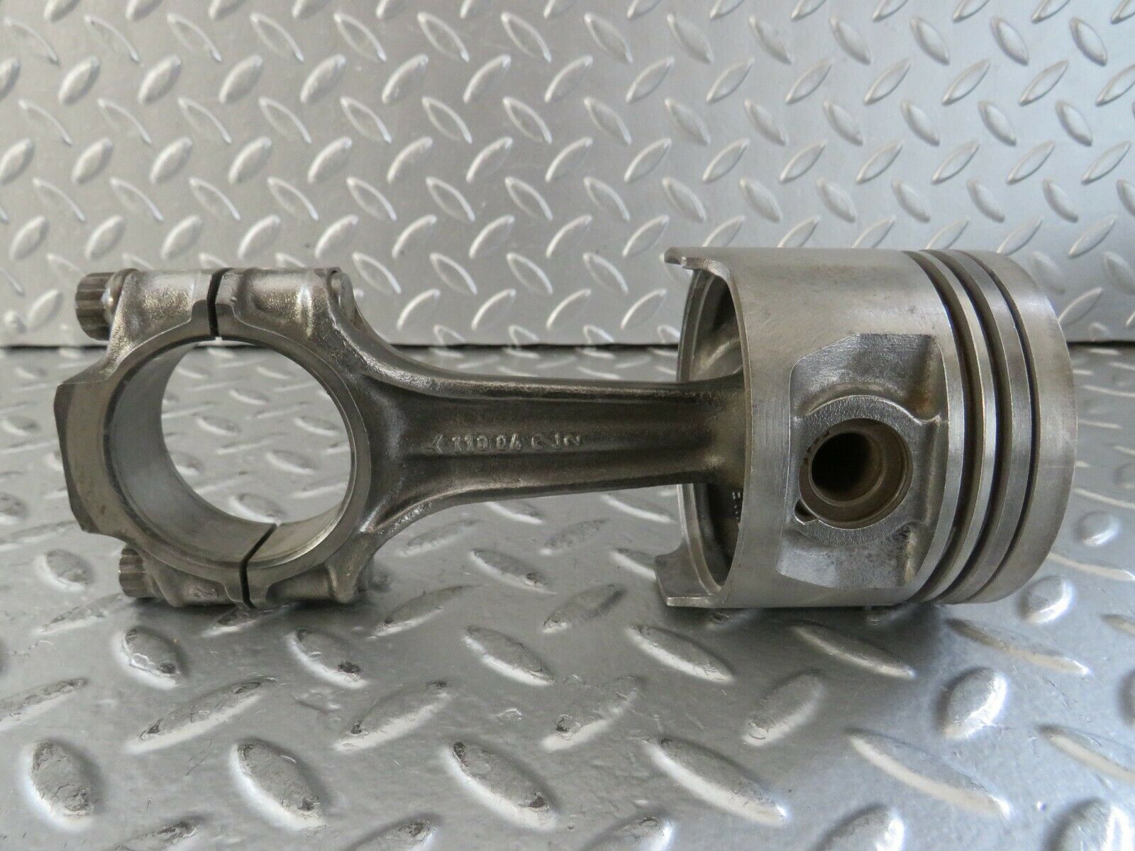 23579 Mercedes-Benz W114 280E Piston With Connecting Rod 86.00 mm