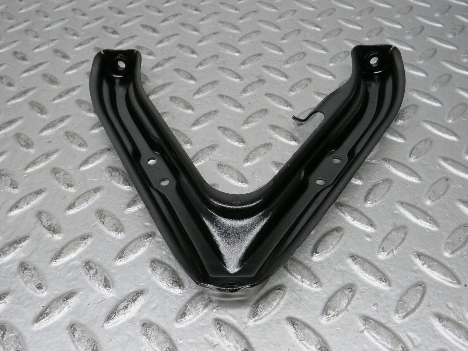 28775 Mercedes-Benz W123 230E Air Intake Manifold Bracket