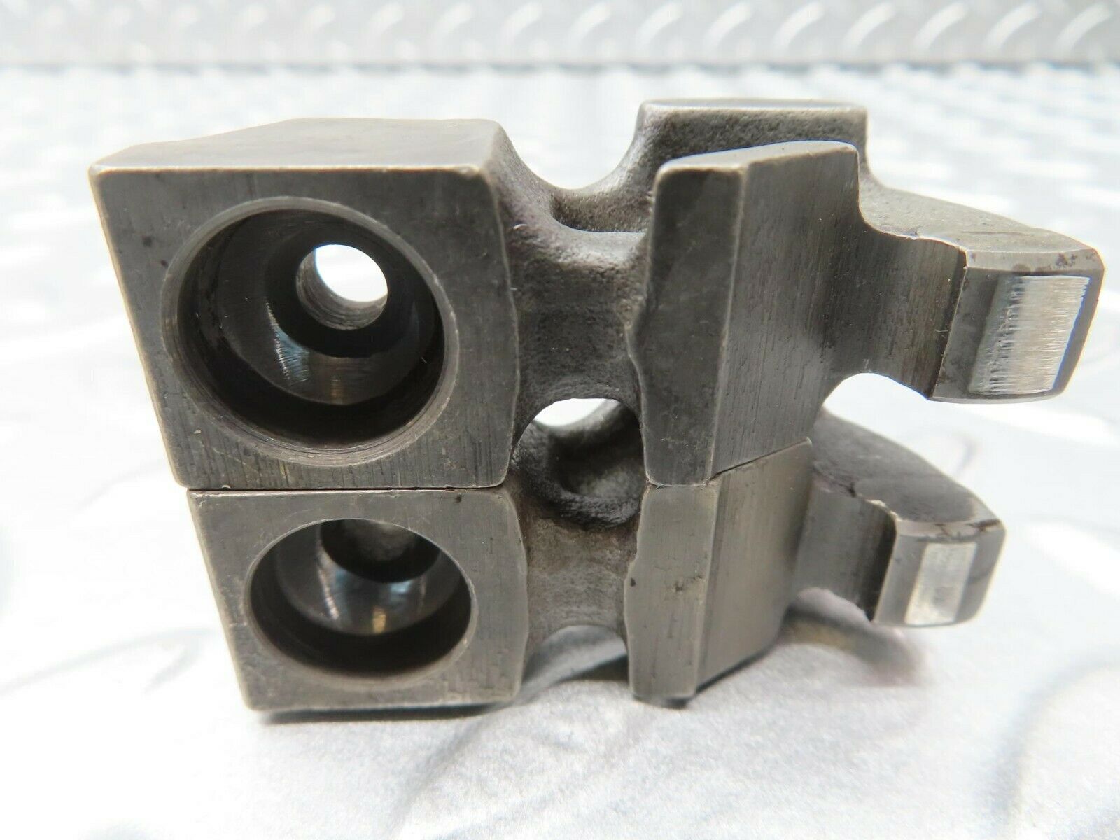 16566 Mercedes-Benz C107 350SLC Coupe Valve Rocker Arm With Retaining Spring