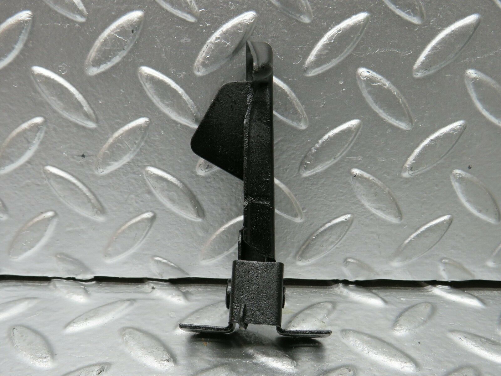 22912 Mercedes-Benz C107 450SLC Coupe Bonnet Safety Latch