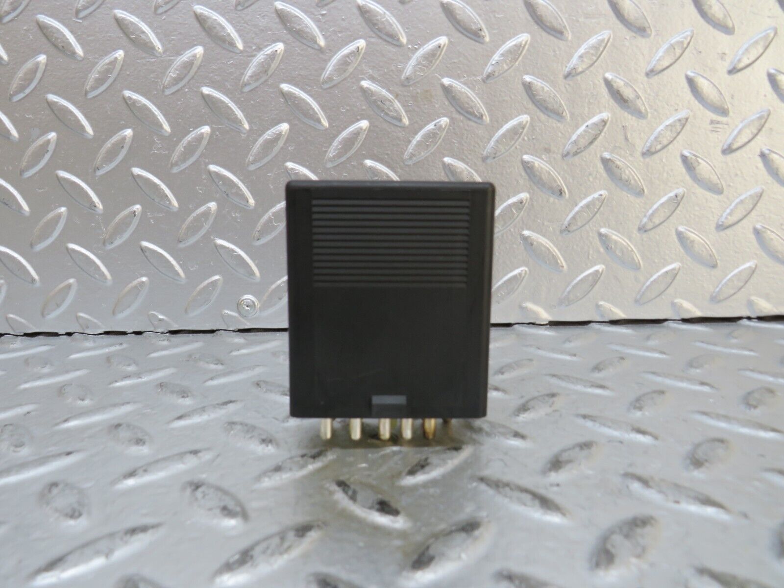 27542 Mercedes-Benz S124 300TE Exhaust Gas Recirculation Relay 0165459532