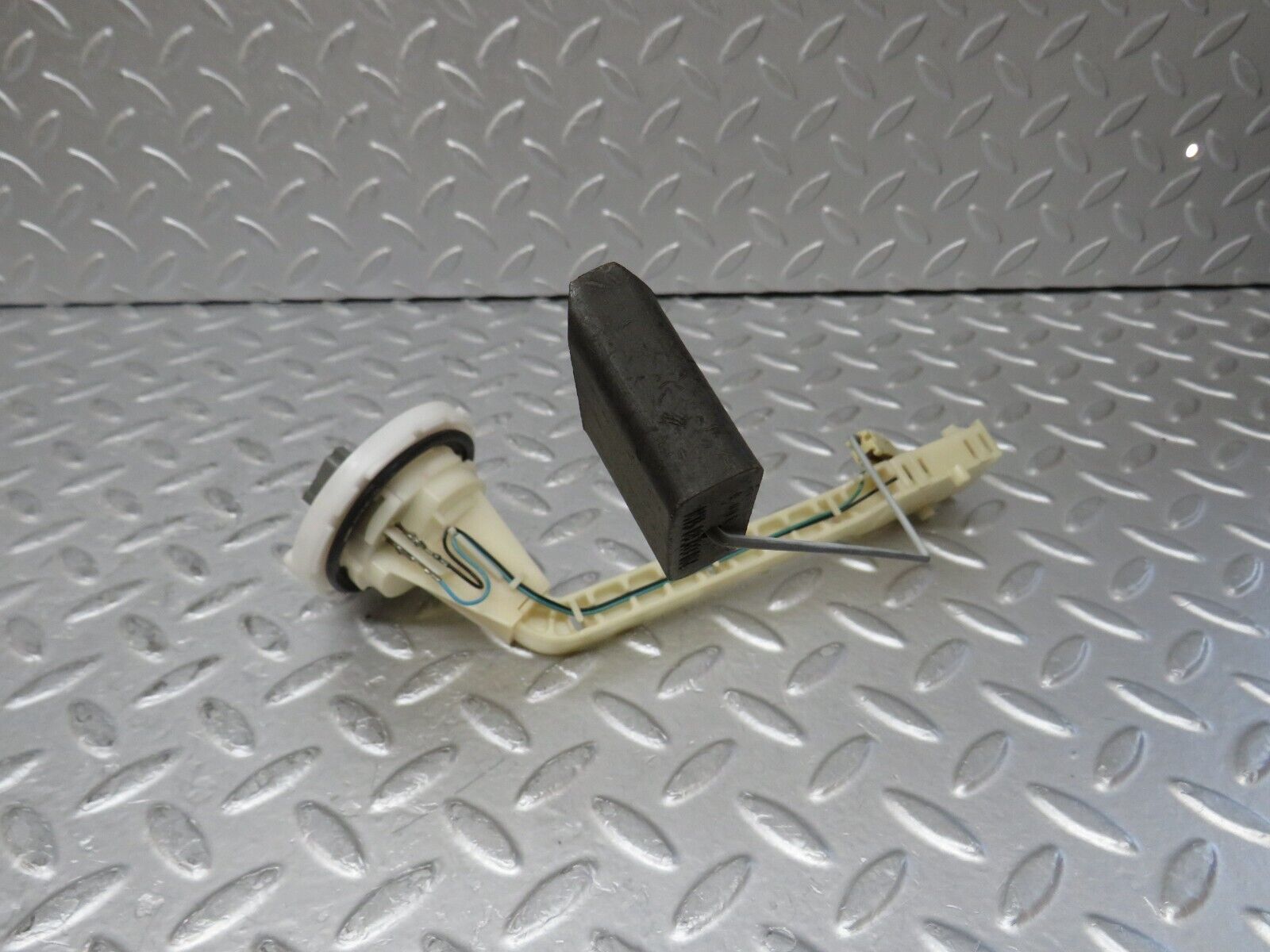 35066 Mercedes-Benz W210 320E Fuel Level Sender Unit 2105422317 221838001006