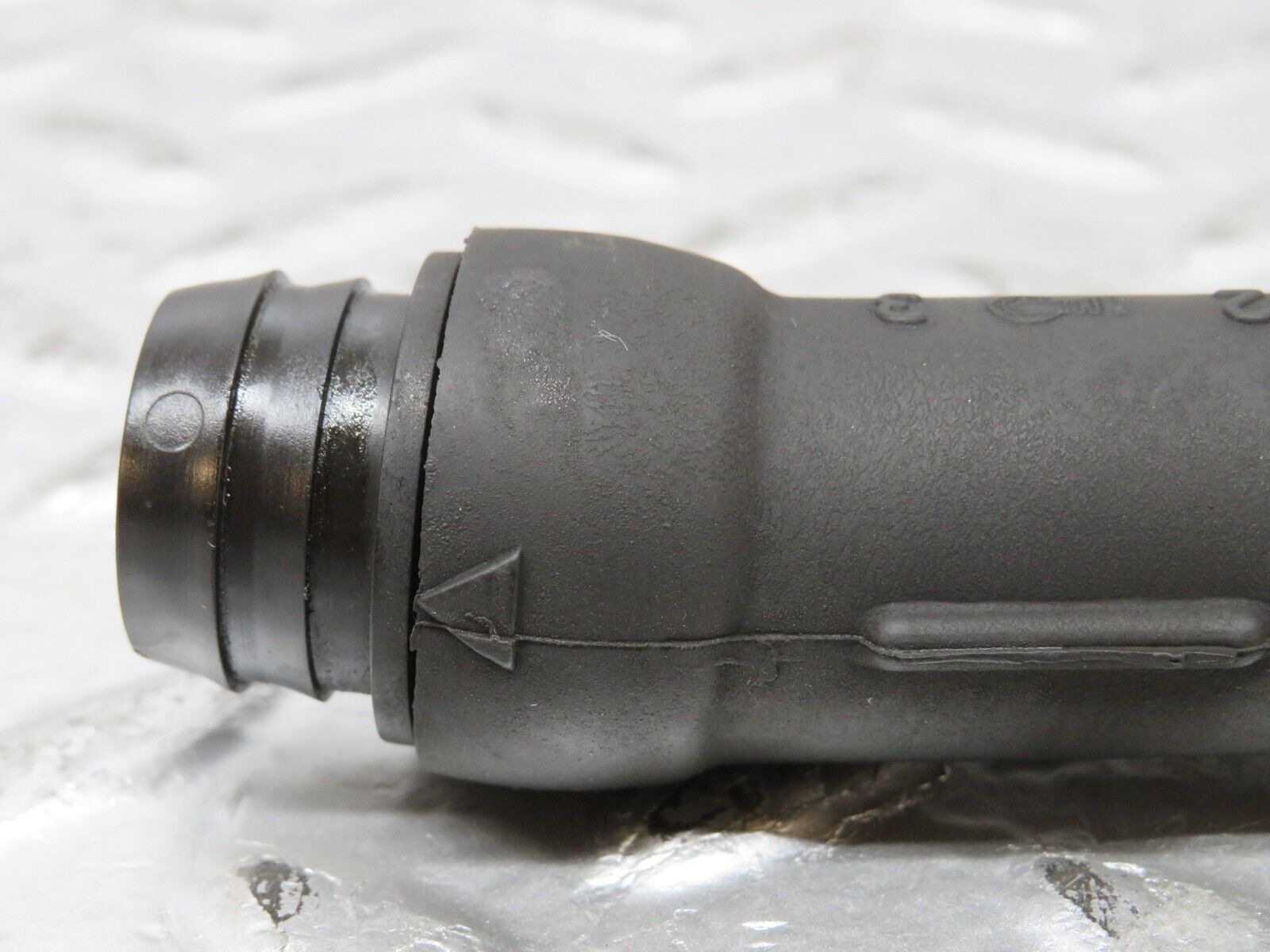 26427 Mercedes-Benz C124 220CE Coupe Crank Case Breather Hose 1110180182