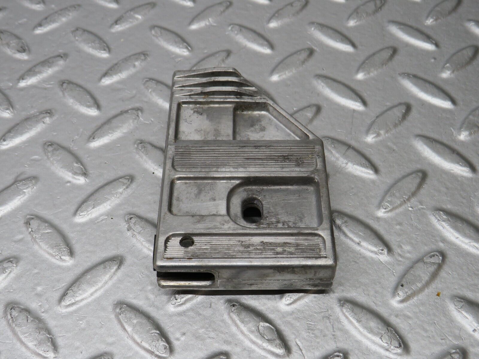 36885 Mercedes-Benz C126 420SEC Coupe Door Window Guide Bracket 1267250632