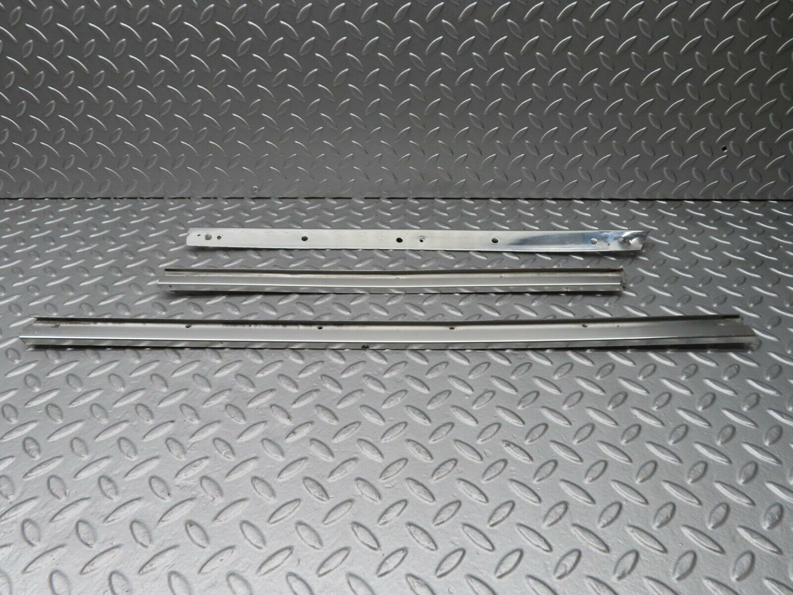14089 Mercedes-Benz C107 280SLC Roof Chrome Moulding Trim Right Side