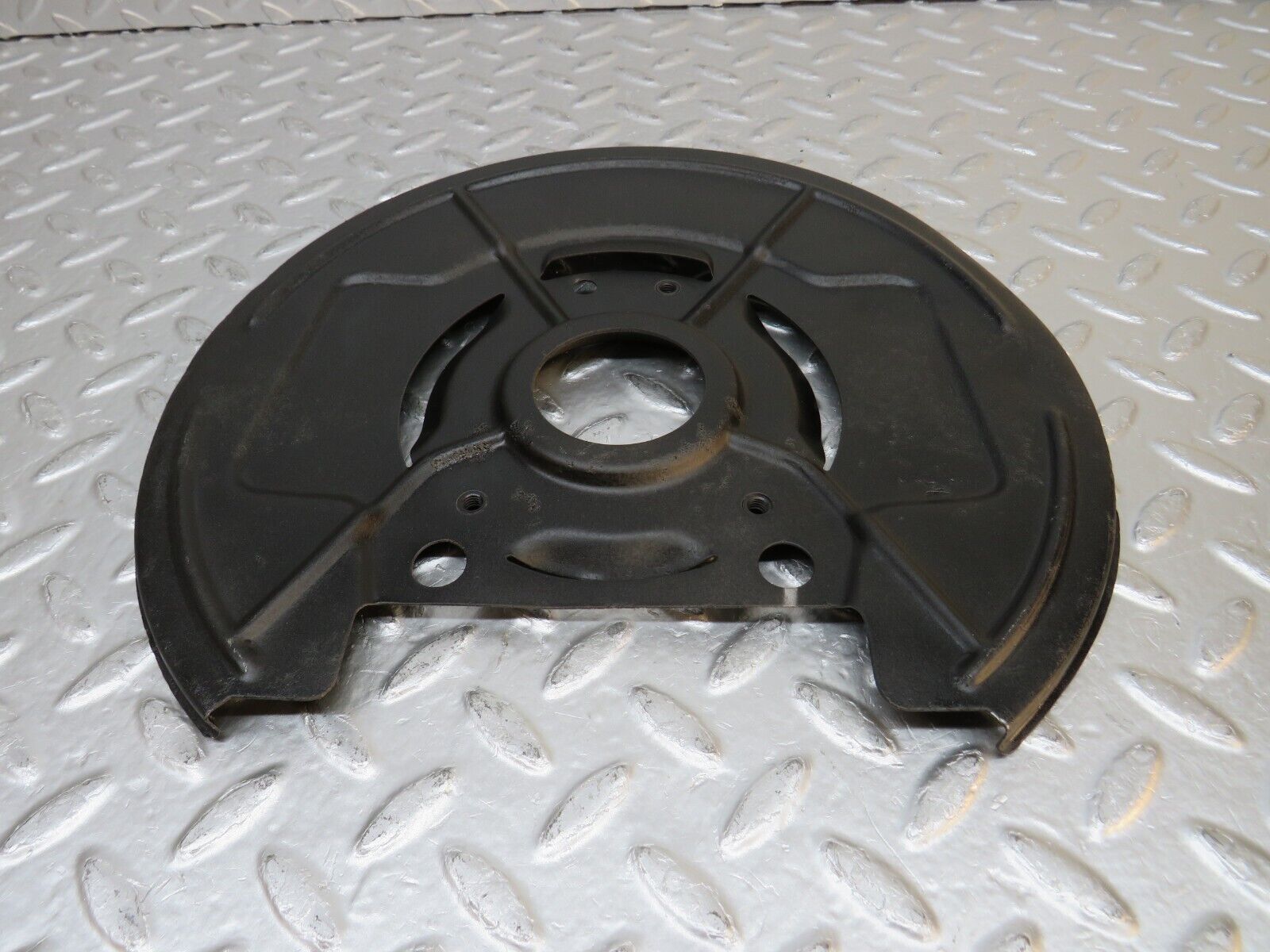 32264 Mercedes-Benz W108 280SE Front Right Brake Disc Protection Plate