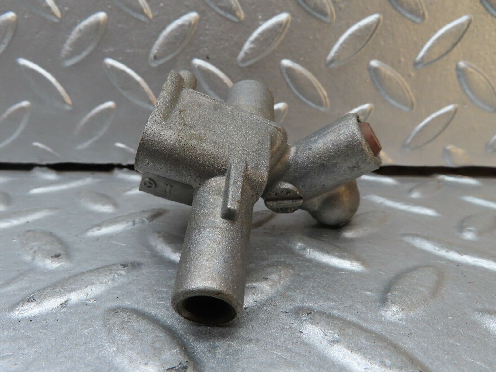 21199 Mercedes-Benz W123 230E Idle Control Valve 1020941212