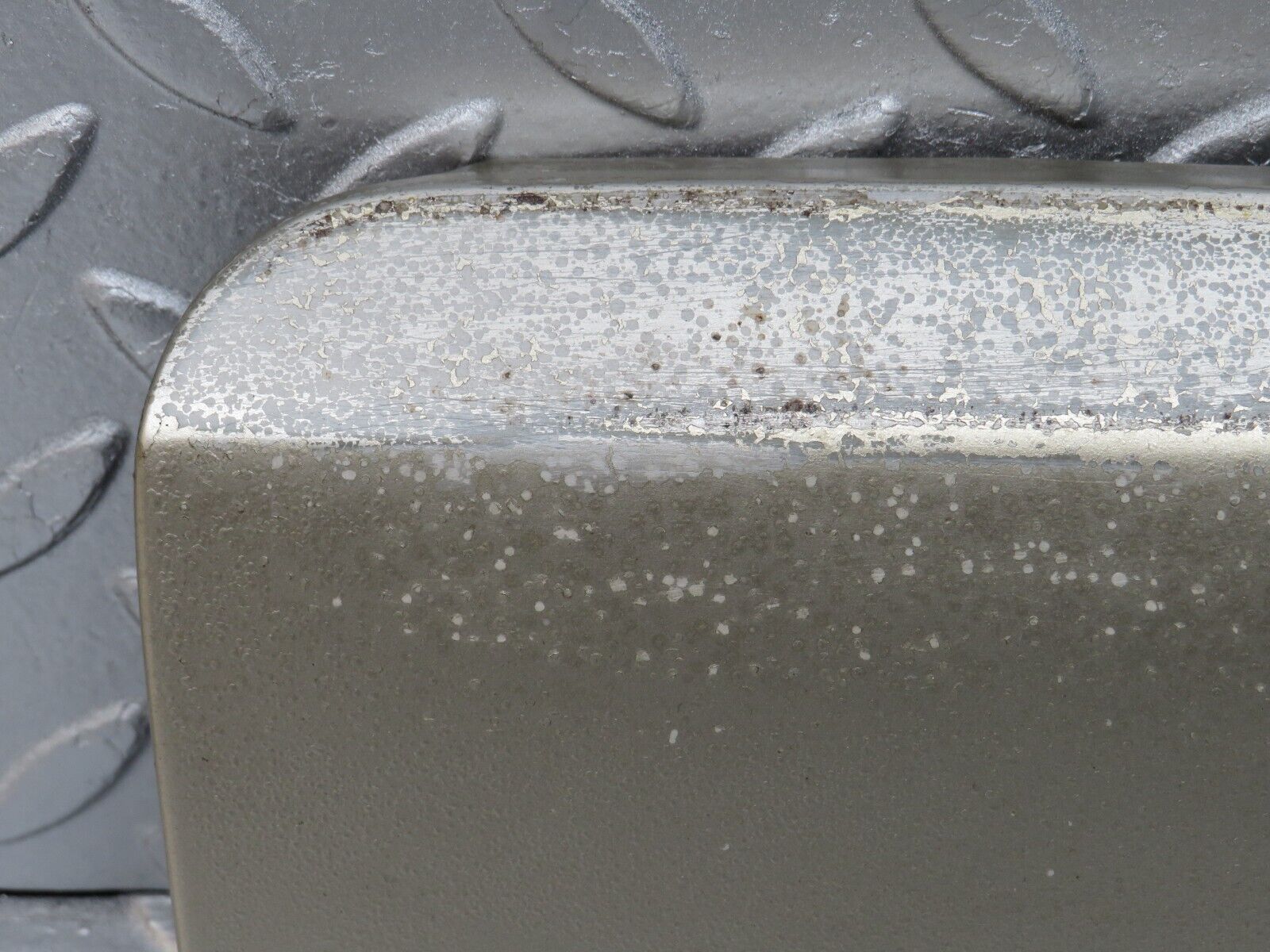 36548 Mercedes-Benz W201 190E 2.0L Fuel Tank Flap Cap 2015842839