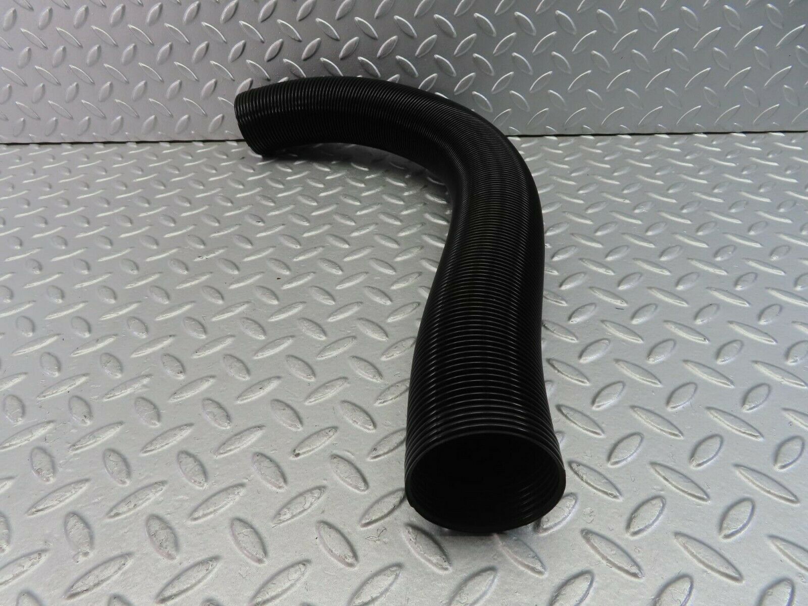 9985 Mercedes-Benz C123 230CE Coupe Air Duct Pipe Hose