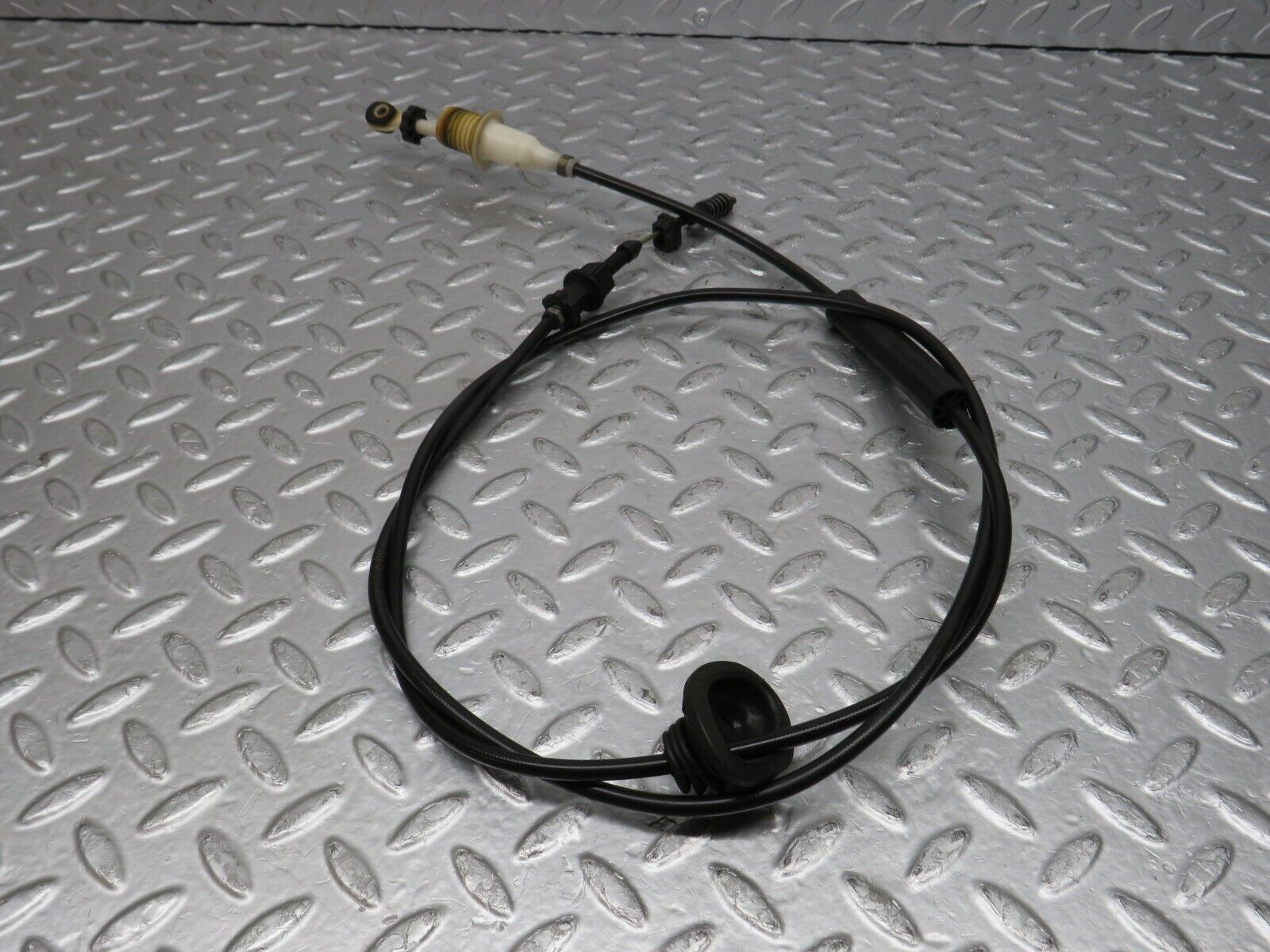 39669 Mercedes-Benz R129 320SL Coupe Accelerator Cable 1243010197