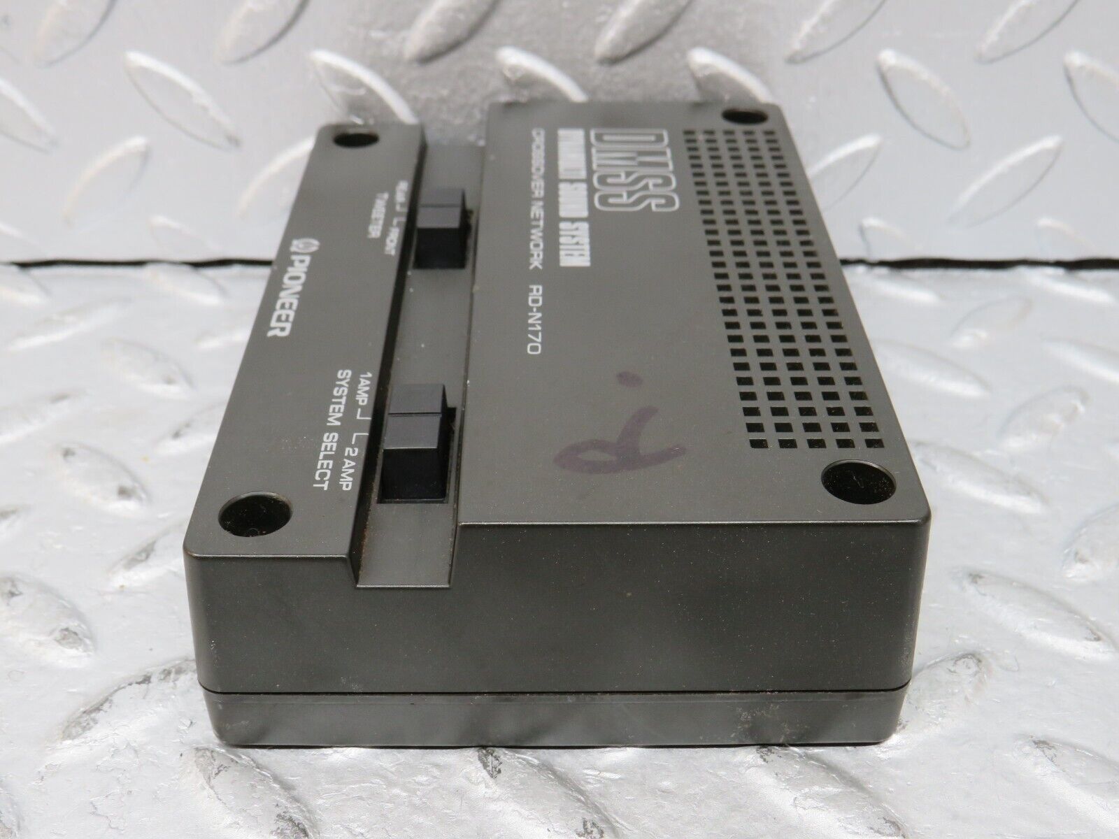 36505 Mercedes-Benz W201 190E 2.0L Dynamulti Sound System PIONEER RD-N170