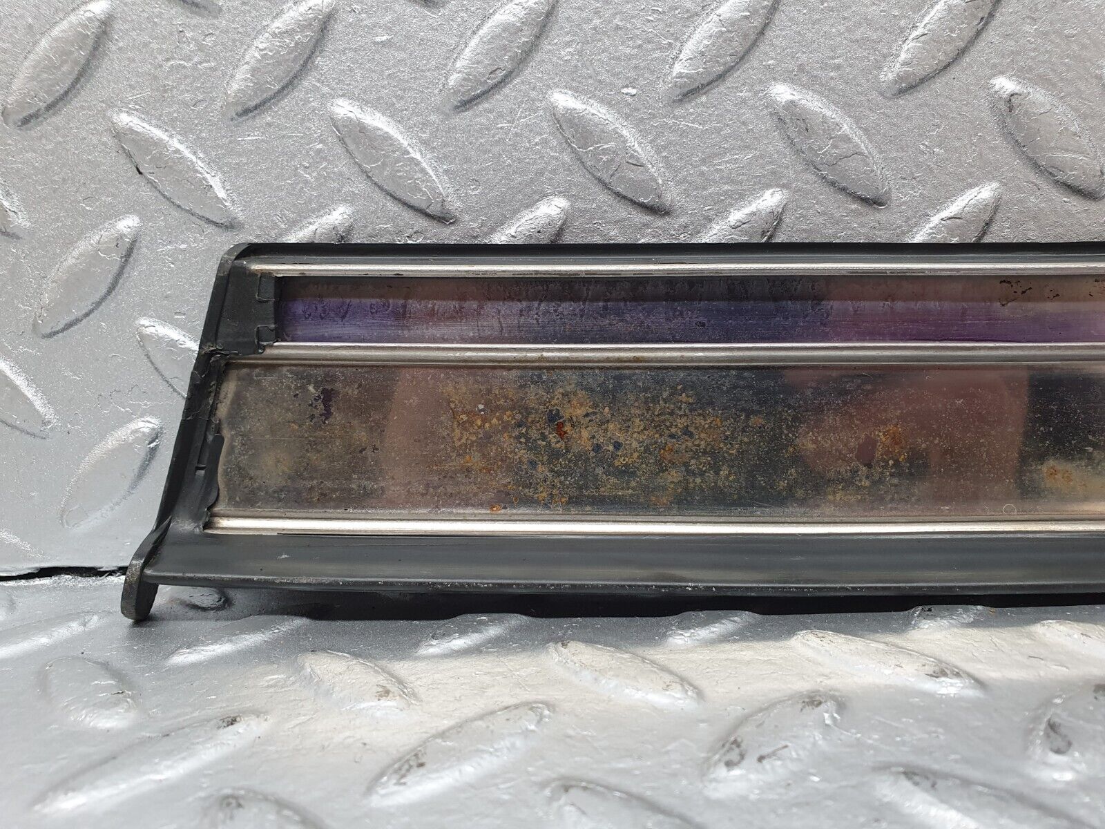 41424 Mercedes-Benz W124 200E Front Left Fender Wing Lower Moulding Trim