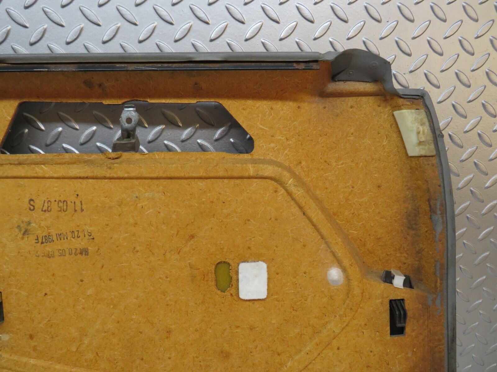 32339 Mercedes-Benz S124 300TE Wagon Front Right Door Card Grey