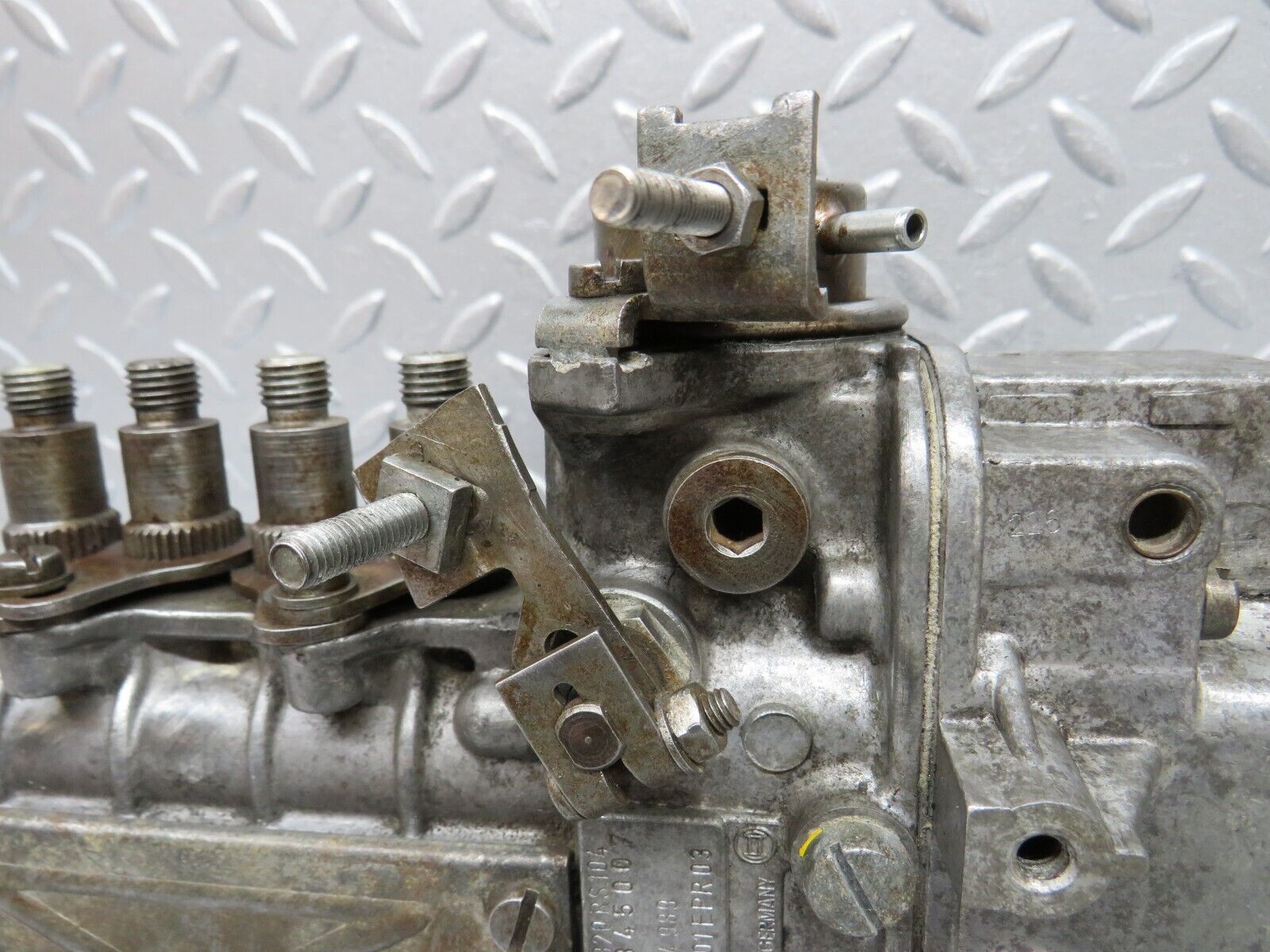 35930 Mercedes-Benz 240D OM616.912 Fuel Injection Pump 6160704101 0400074989