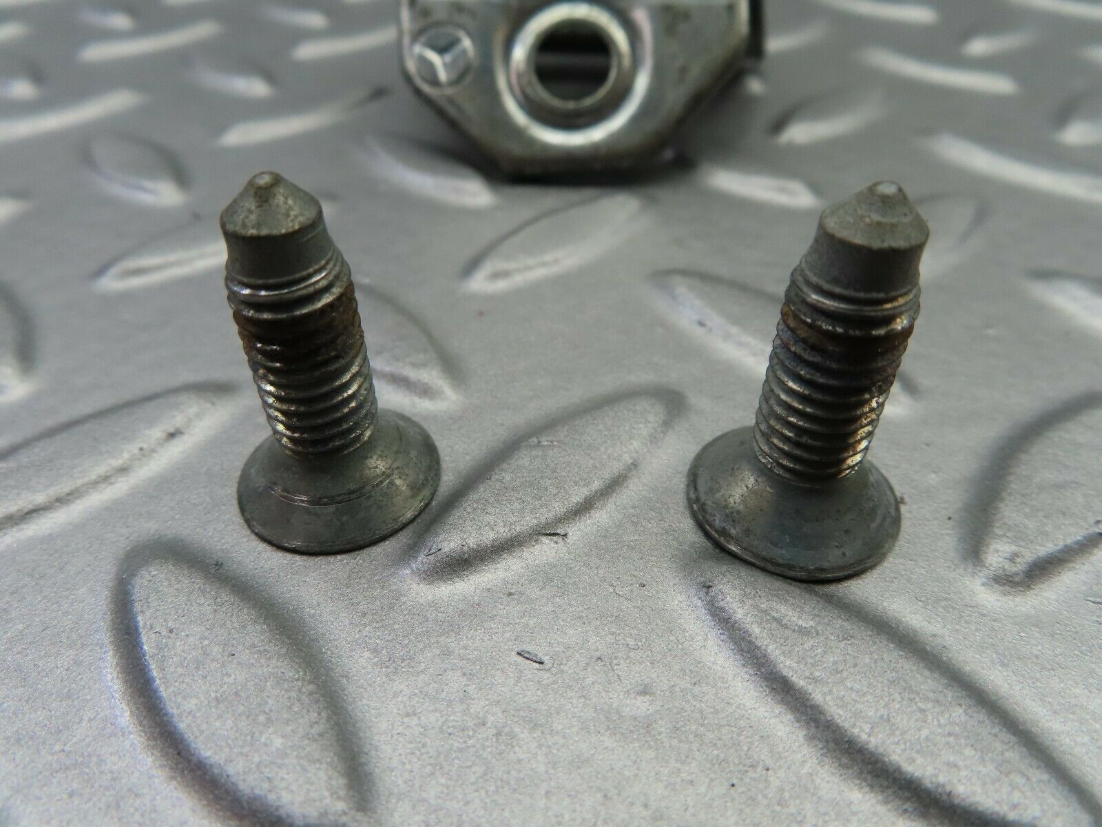 6760 Mercedes-Benz S124 E220 Wagon Door Lock Latch