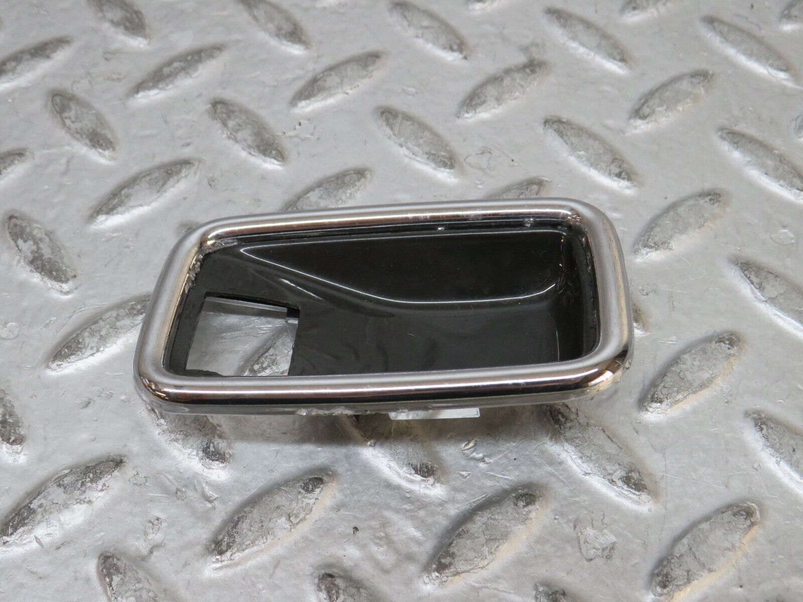 28811 Mercedes-Benz W123 230E Chrome Frame For Door Opener Left 1087660511