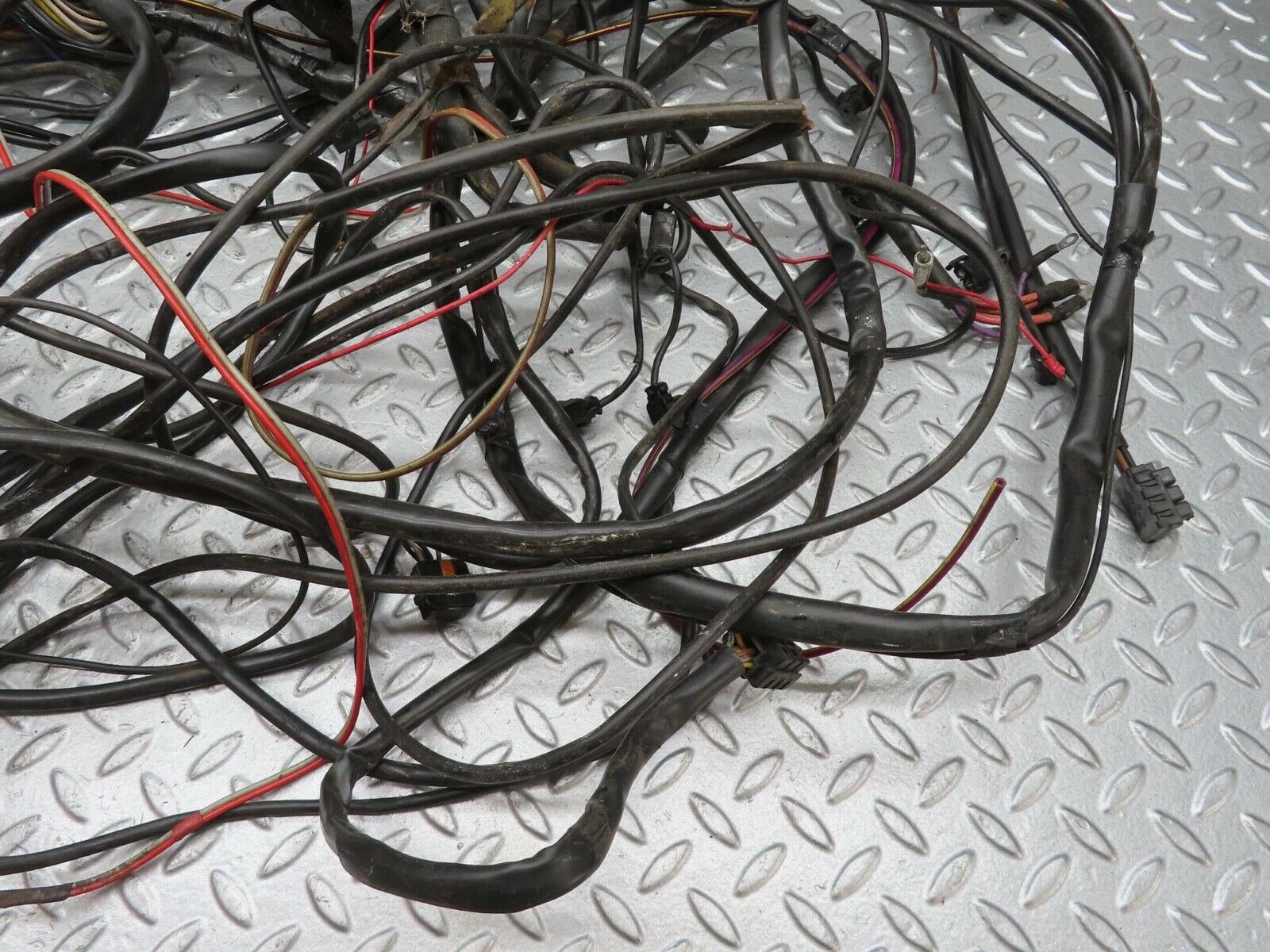 13570 Mercedes-Benz W123 200 Engine Chassis Body Wire Wiring Harness