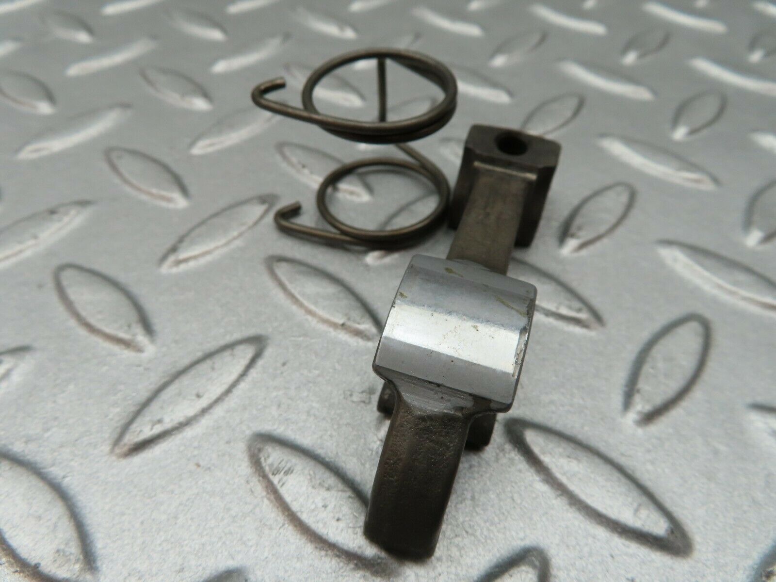 3538 Mercedes-Benz W108 280SE Valve Rocker Arm With Retaining Spring