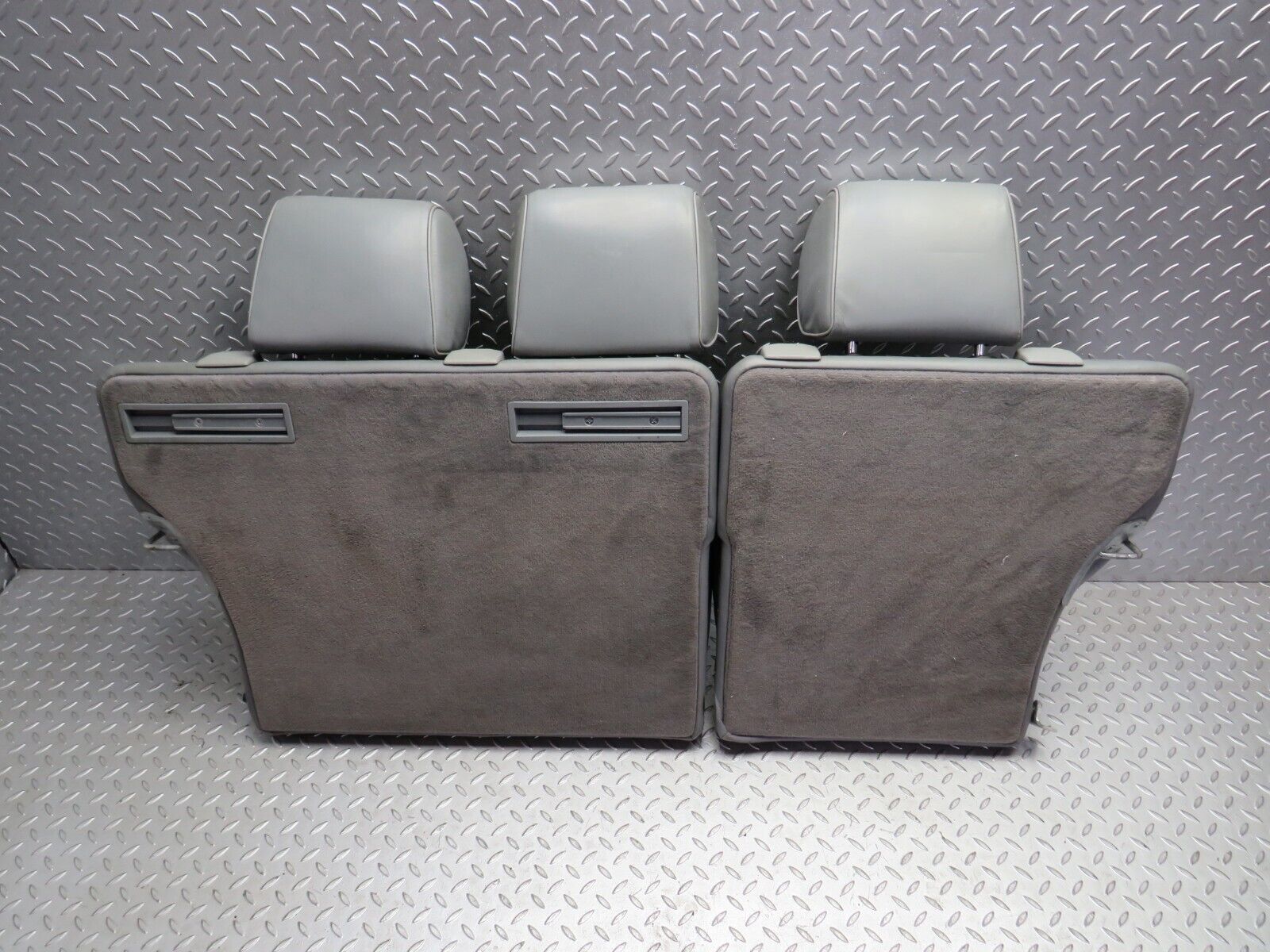 31422 Mercedes-Benz S124 220TE Wagon Rear Seat Leather Grey