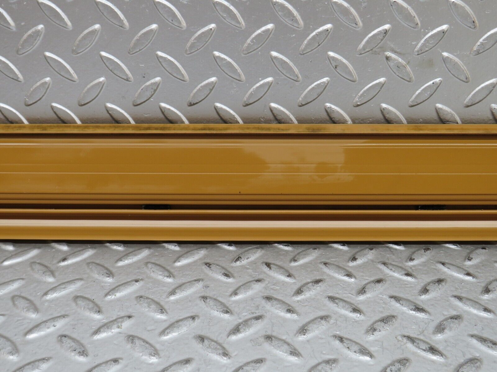 28555 Mercedes-Benz W123 230E Front Left Door Sill Trim Palomino