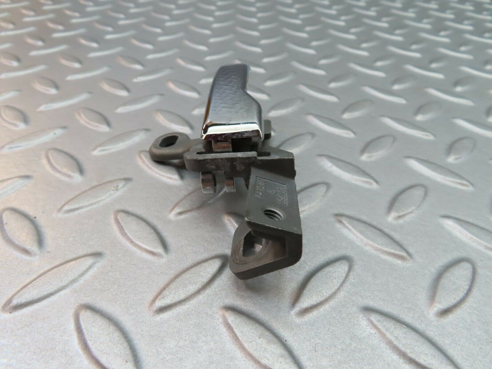 5811 Mercedes-Benz W123 200 Right Interior Door Handle 1237600261