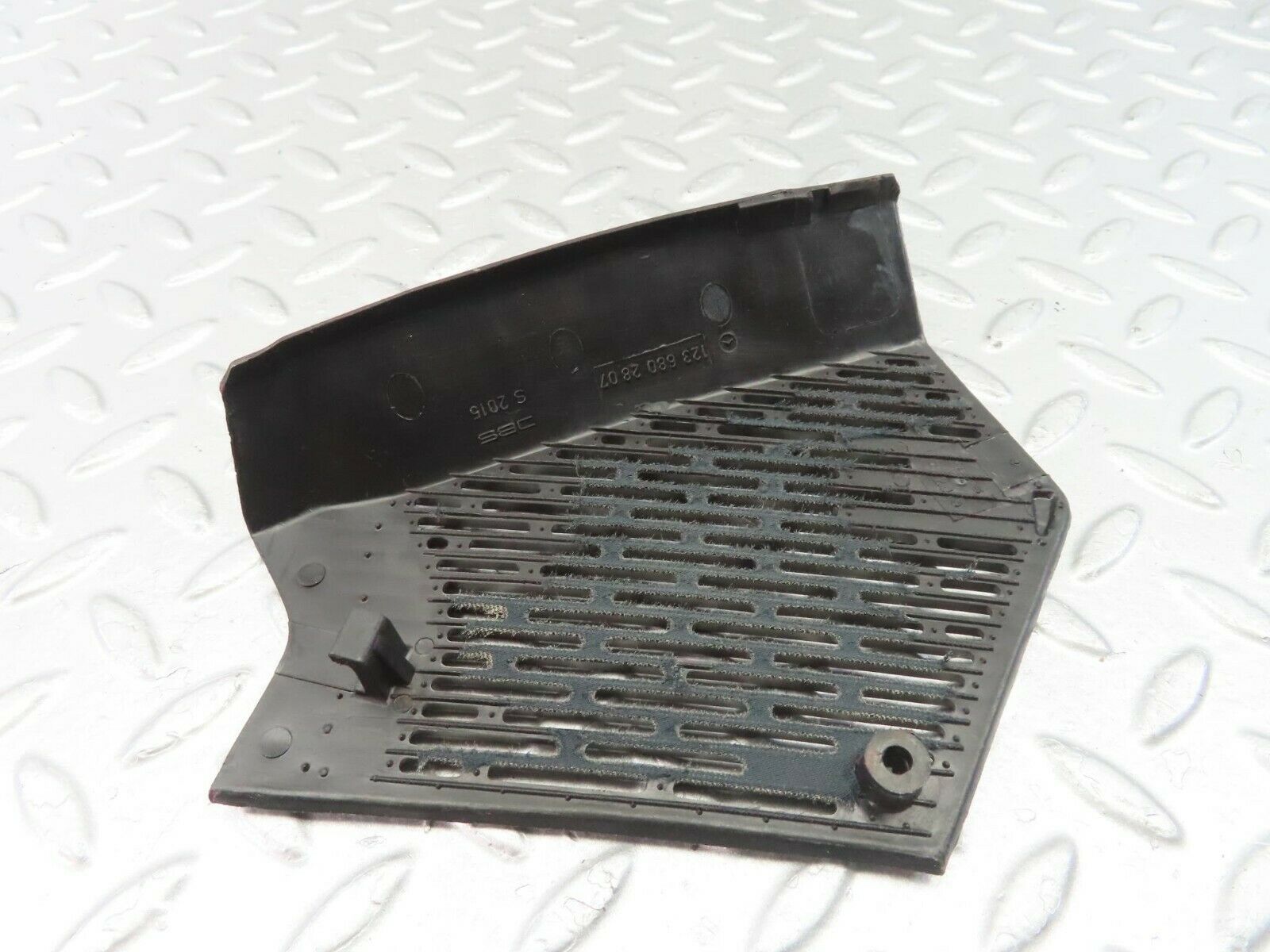 9998 Mercedes-Benz C123 230CE Coupe Front Right Speaker Cover 1236802807