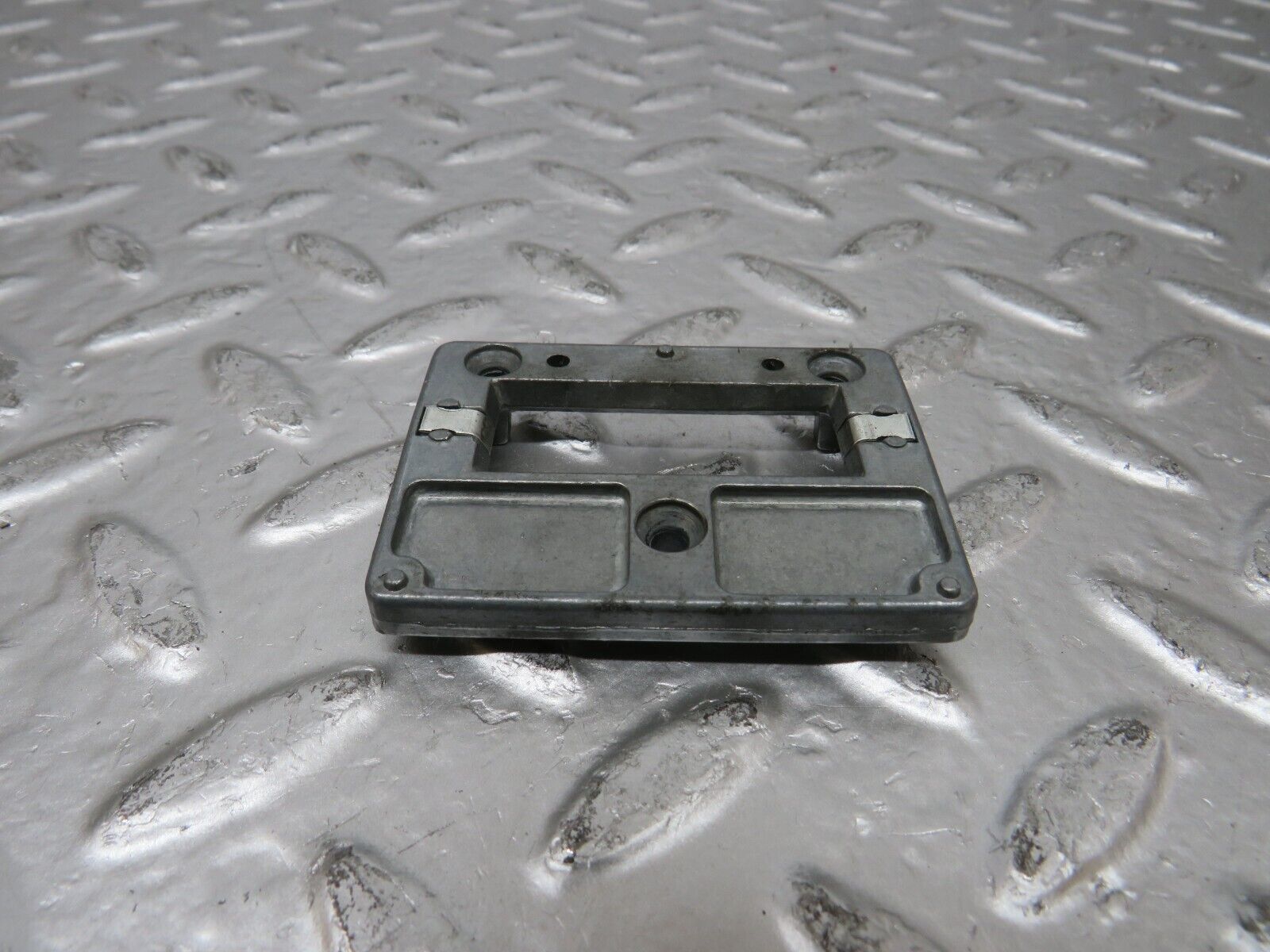 25193 Mercedes-Benz W201 190D Rear View Mirror Bracket 2018100011