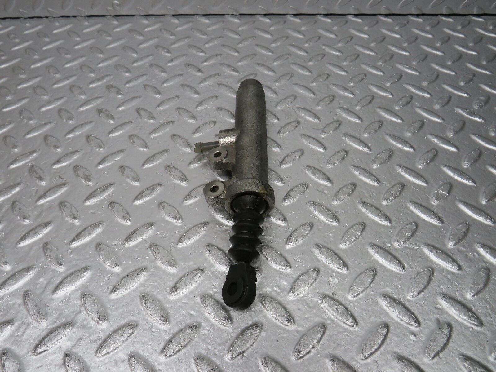 31407 Mercedes-Benz S124 220TE Wagon Clutch Master Cylinder