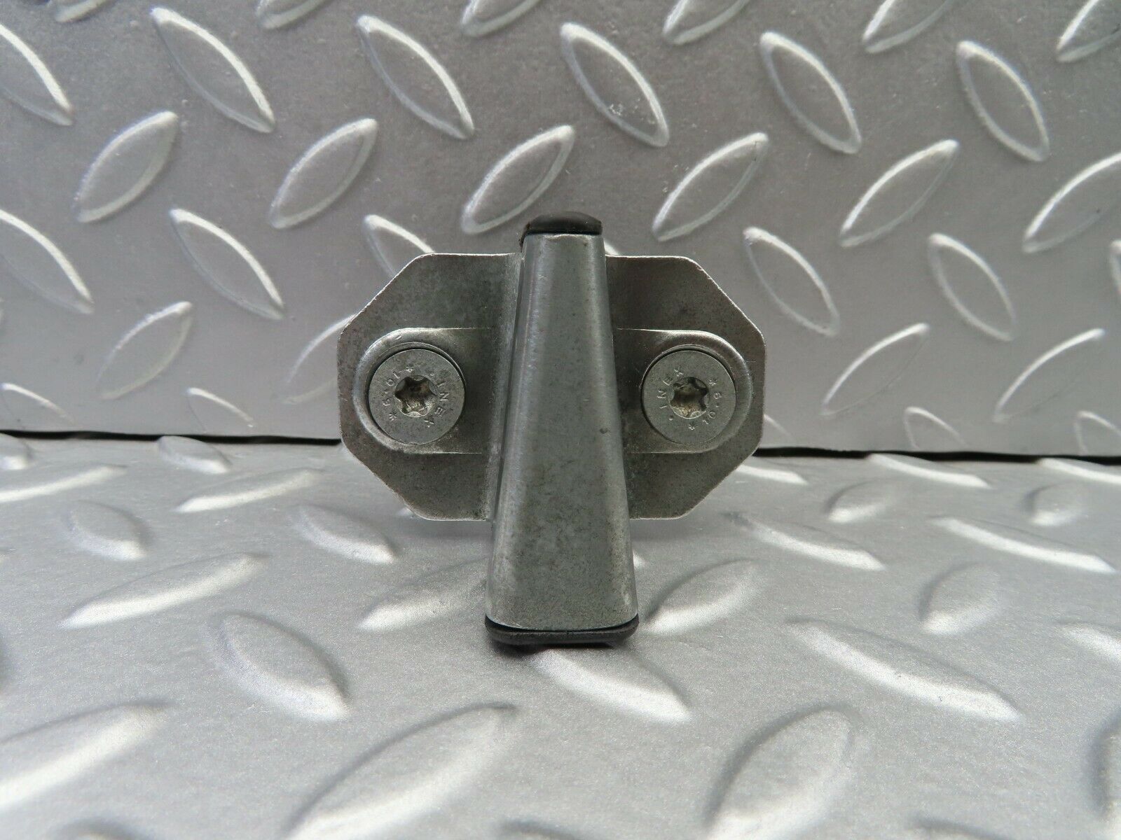 6759 Mercedes-Benz S124 E220 Wagon Door Lock Latch