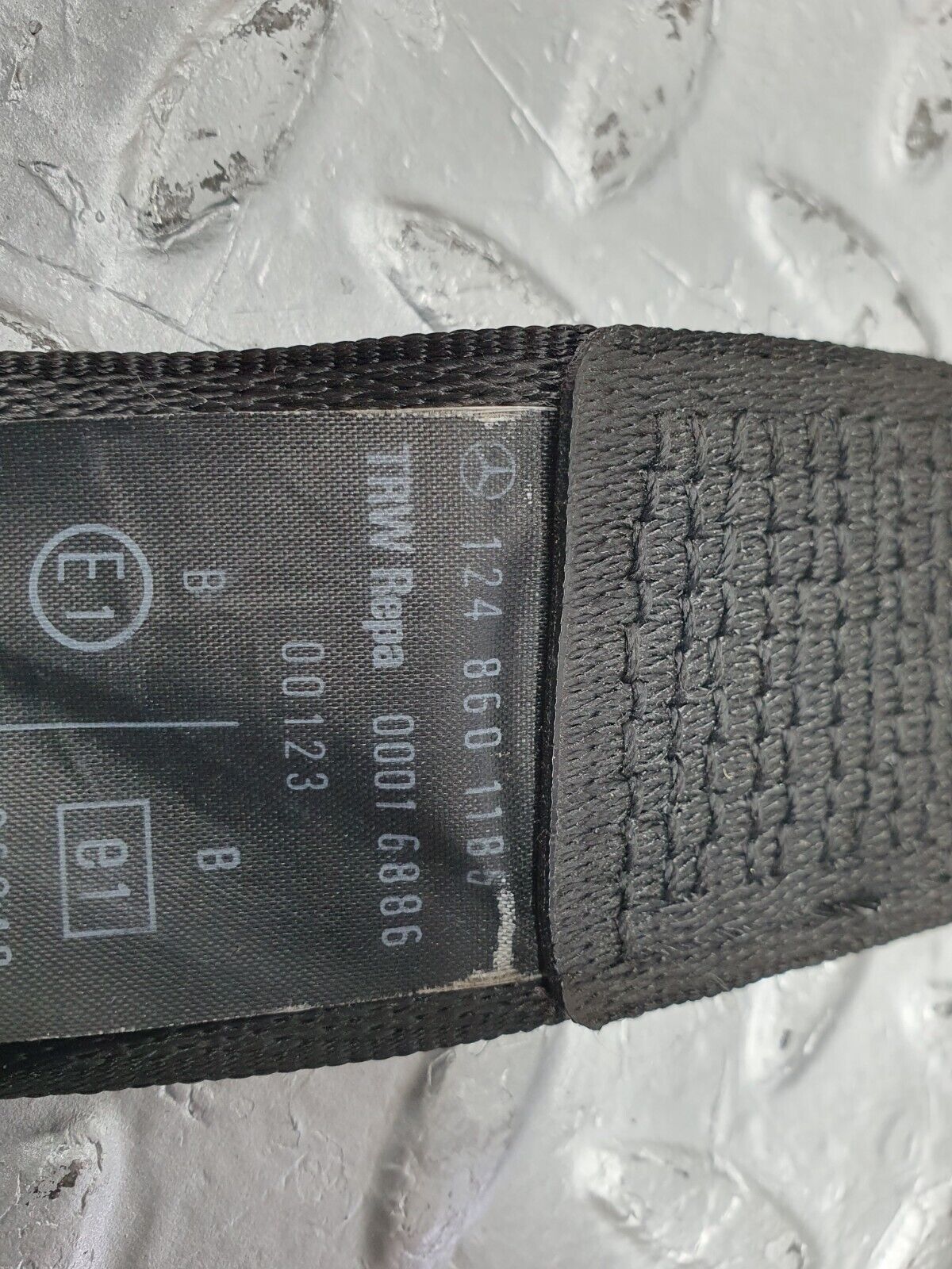 41268 Mercedes-Benz W126 300SE Rear Seat Belt Set With Buckles 124860050396 1248600585 1248601185