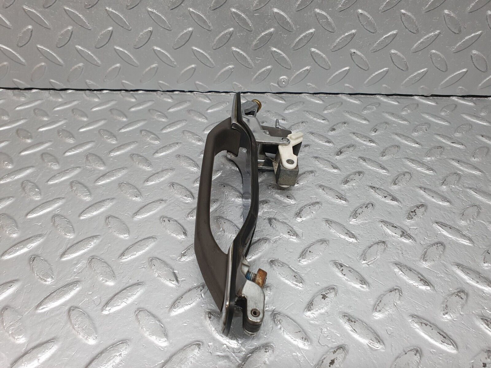 41082 Mercedes-Benz W126 300SE Rear Left Exterior Door Handle