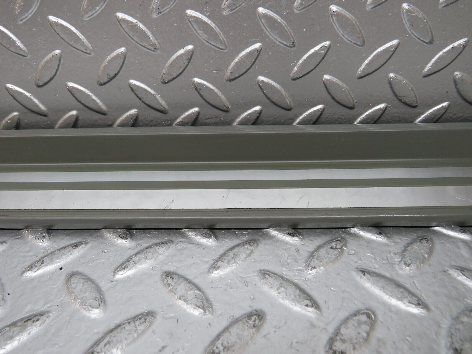 25865 Mercedes-Benz W124 280E Front Right Door Sill Trim