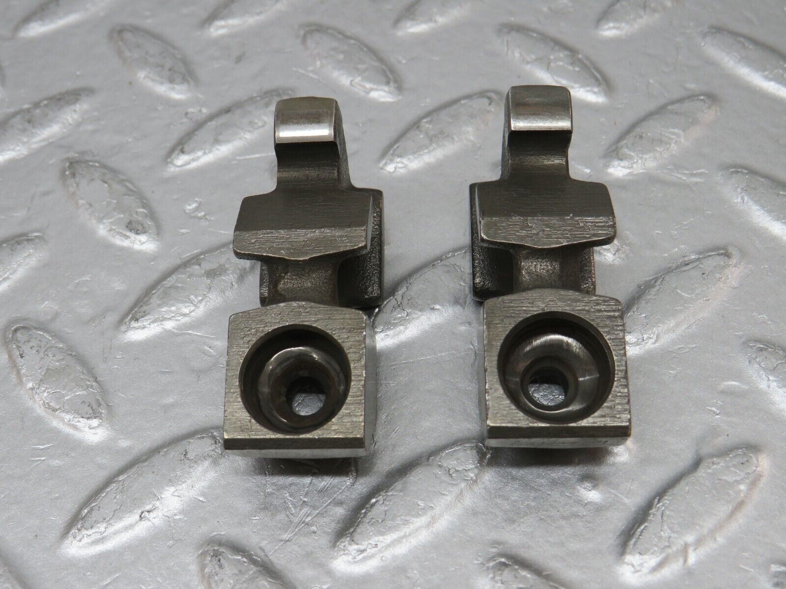 34558 Mercedes-Benz C126 380SEC Coupe Rocker Arm With Valve Tappet