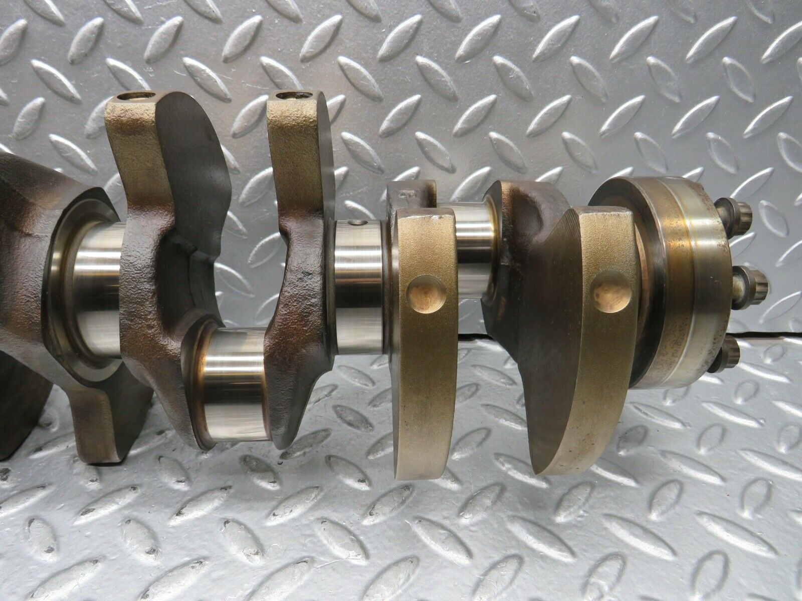 21781 Mercedes-Benz W126 300SE Crankshaft