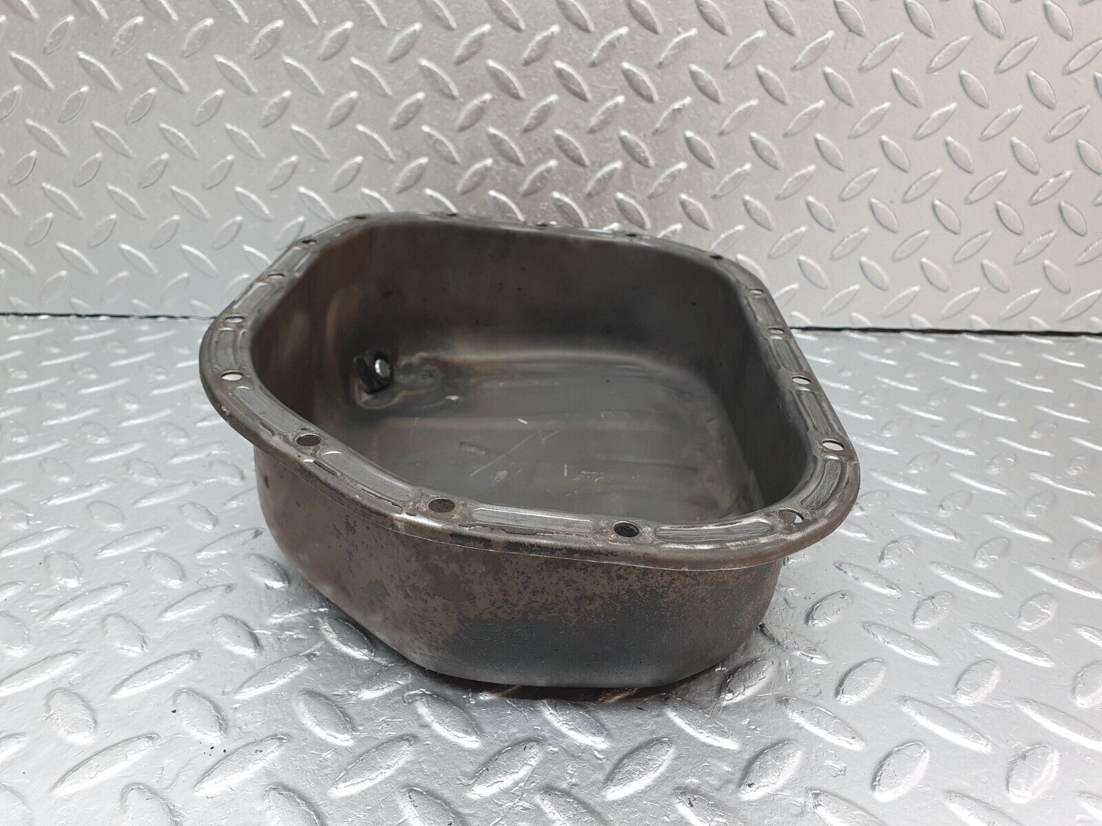 40867 Mercedes-Benz W123 240D Oil Pan Oil Sump