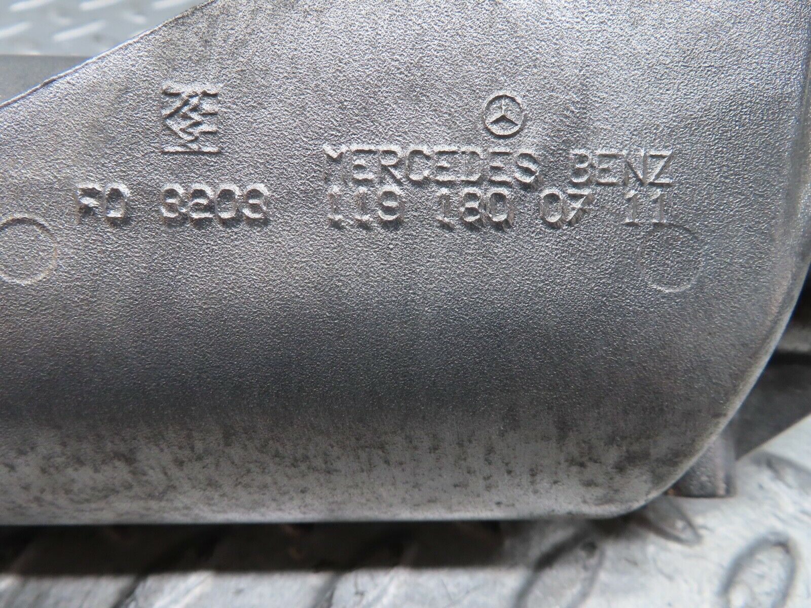 19583 Mercedes-Benz C140 CL420 Coupe Oil Filter Housing 1191800711