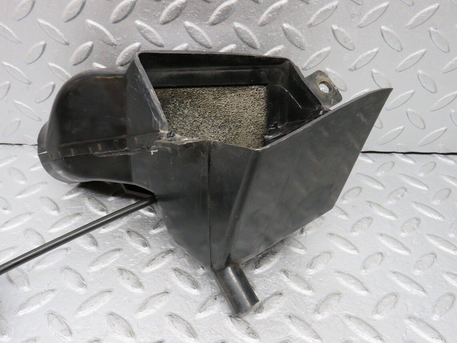 35912 Mercedes-Benz W108 Air Vent Control Right Side 1088301245