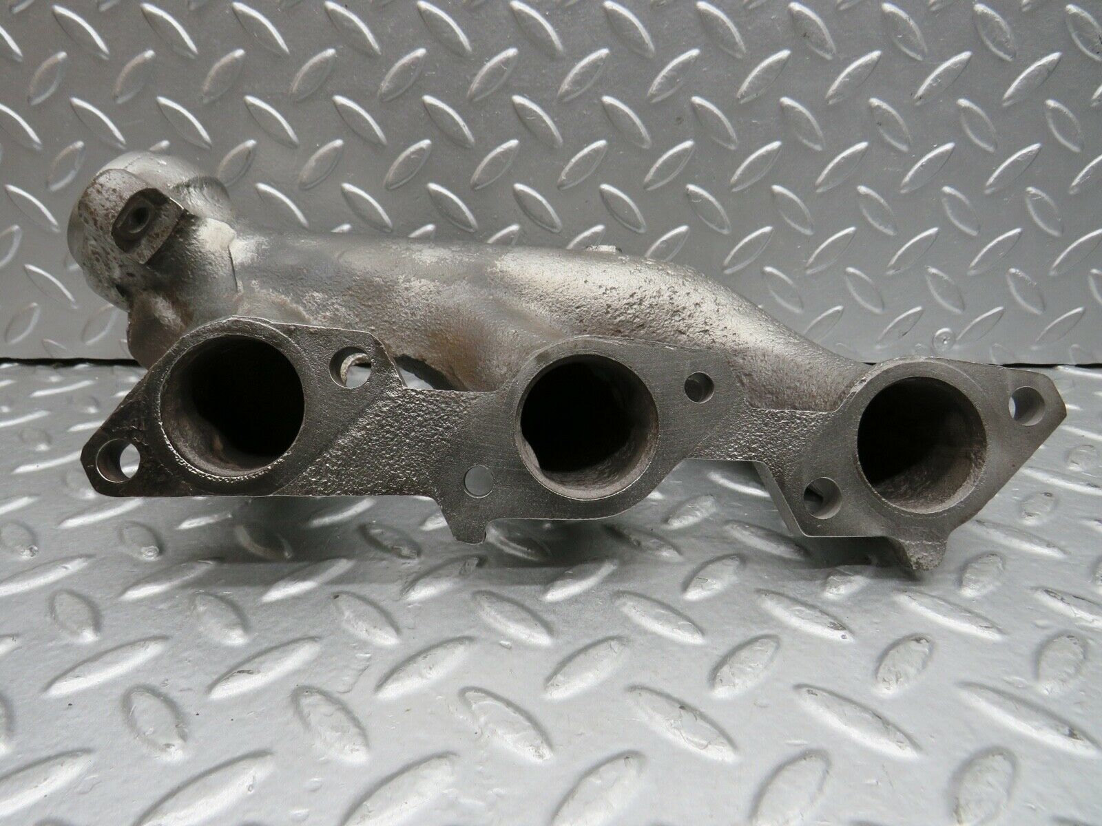 21890 Mercedes-Benz W126 300SE Exhaust Manifold Cylinder 1-3 1031421502